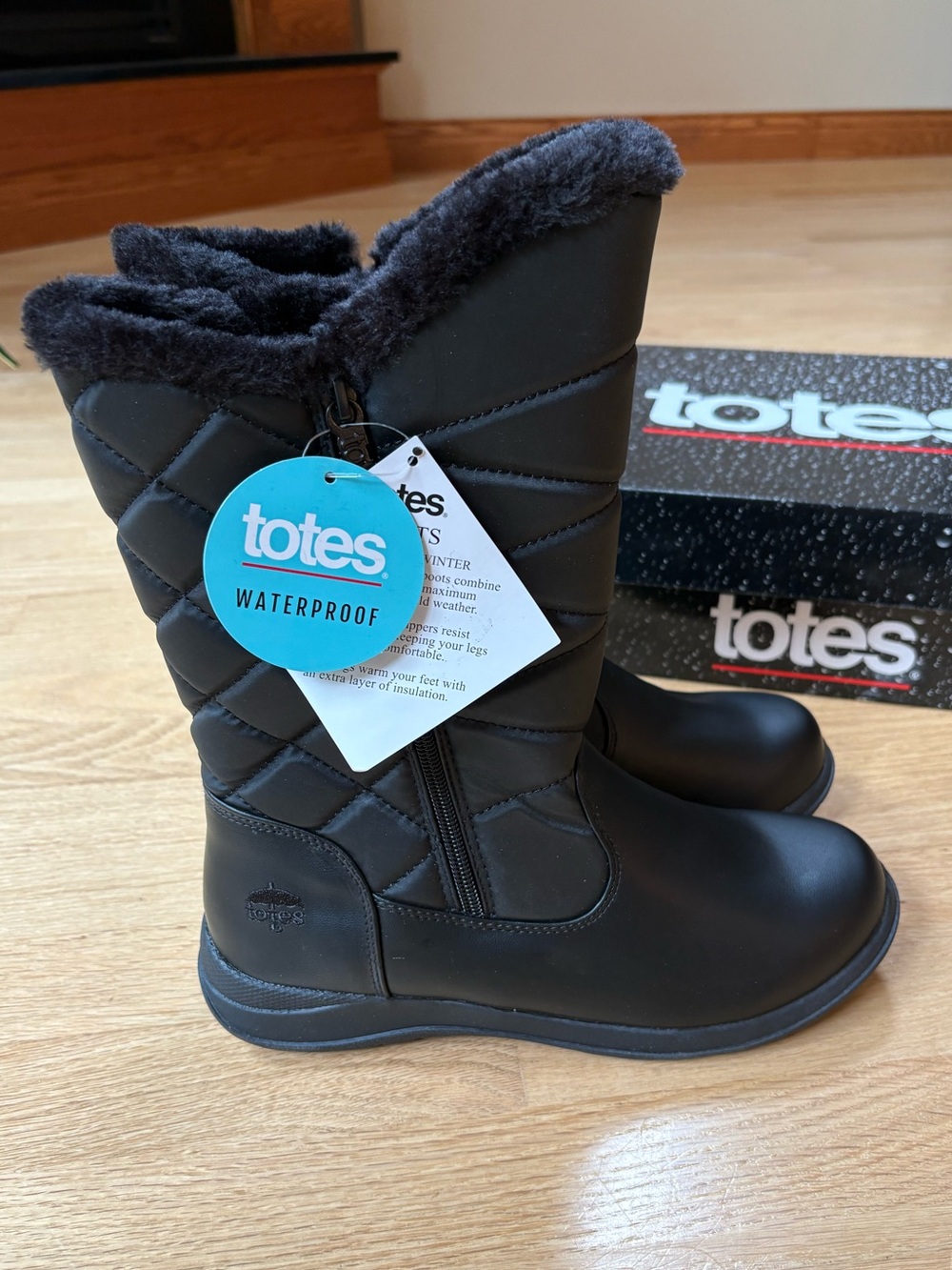Totes Joni 2 Black Quilted Fur Lined Side Zip Boots Size 9 NEW WITH TAGS